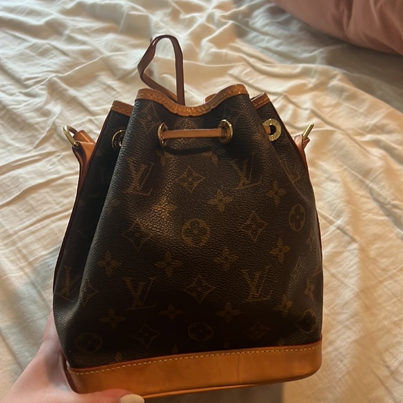 Louis Vuitton bucket bag - Picture 2 of 12